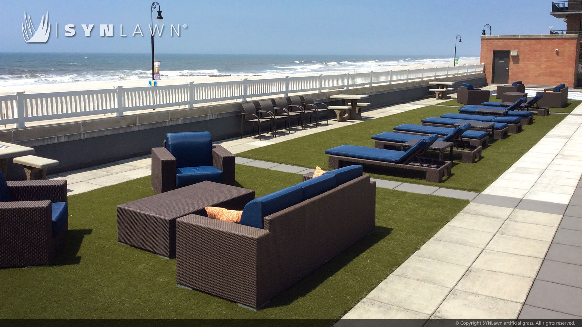 SYNLawn-artificial-grass-commercial-hotel-resort-sun-bathing-by-the-ocean.jpg