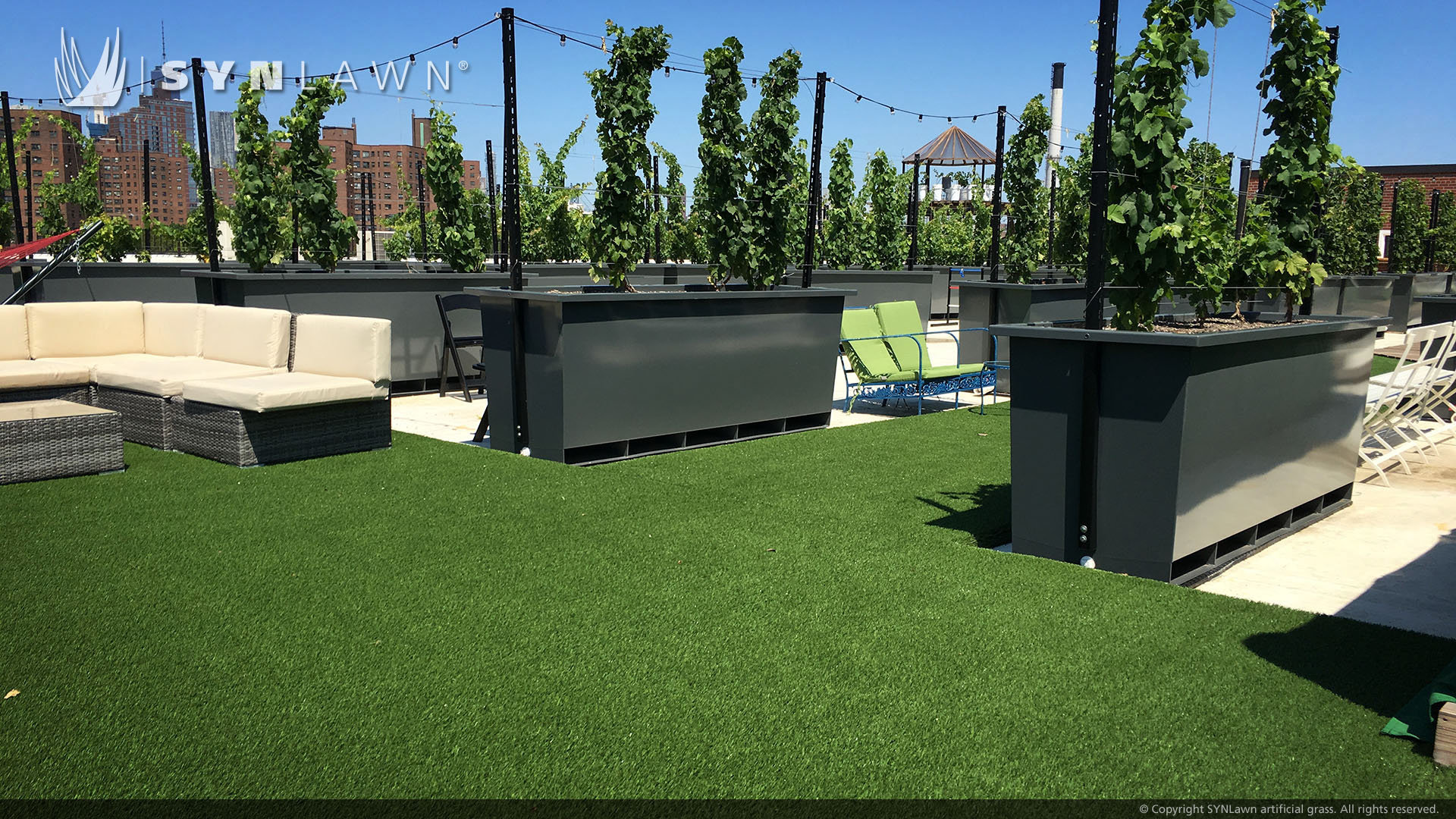 SYNLawn-artificial-grass-commercial-rooftop-vinyard-in-new-york.jpg