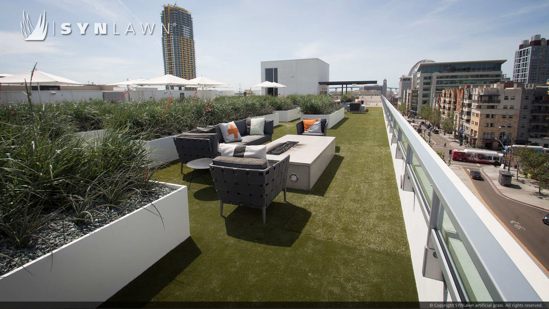 SYNLawn-artificial-grass-roof-outdoor-leisure-area.jpg